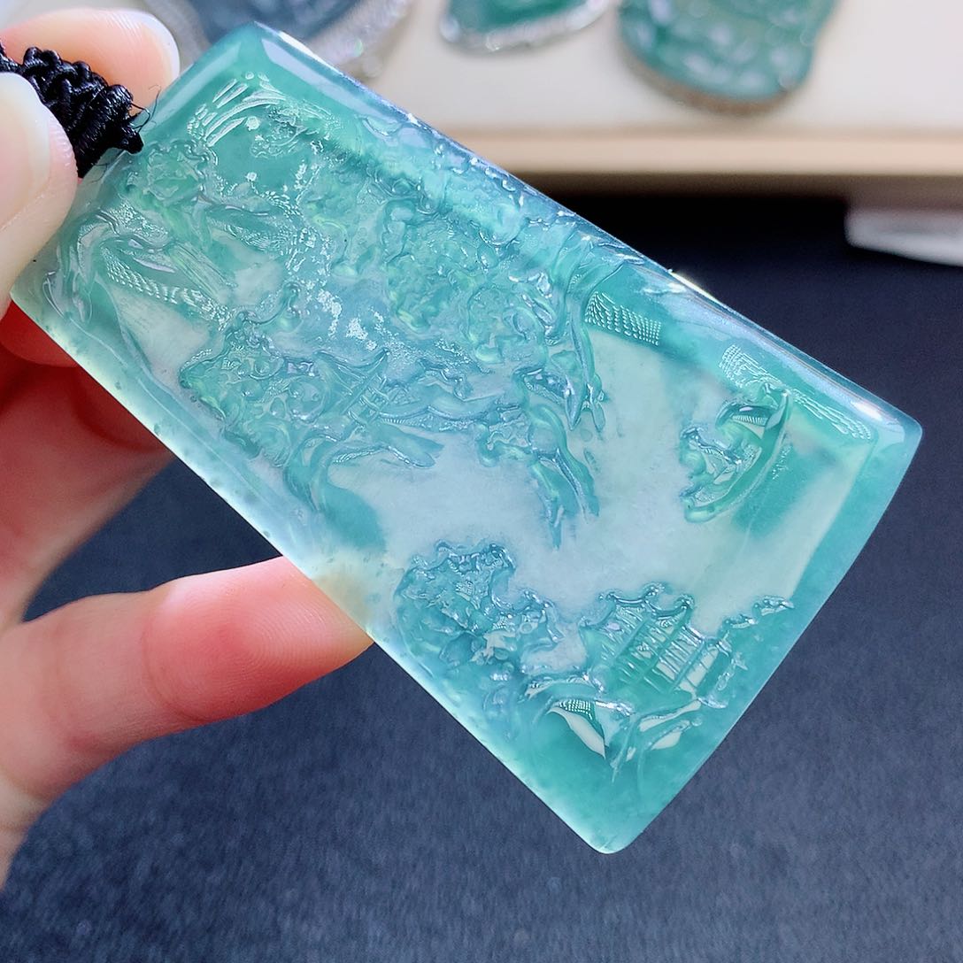 翡翠颈饰未镶嵌翡翠