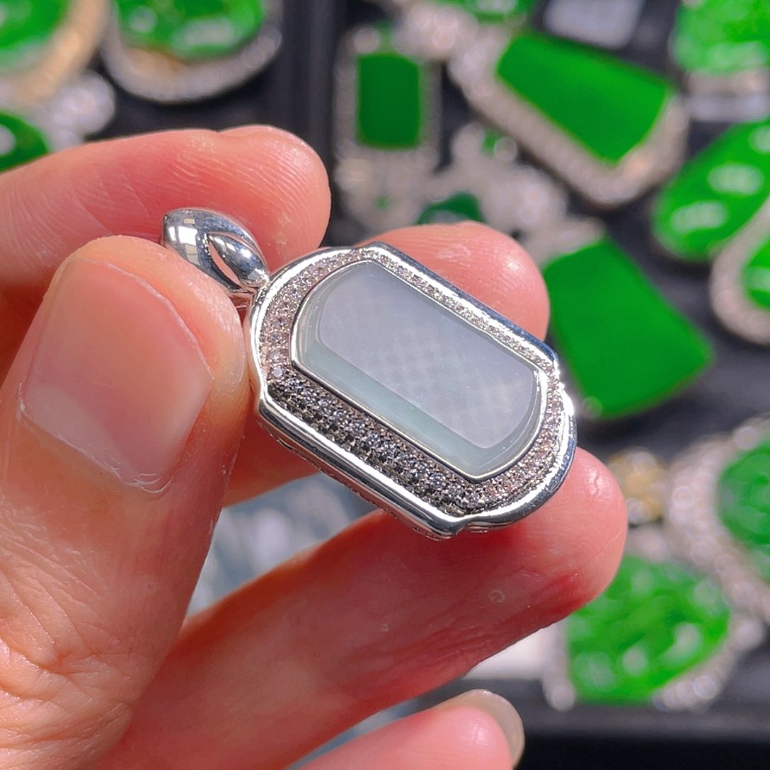 翡翠未镶嵌吊坠(不含链)