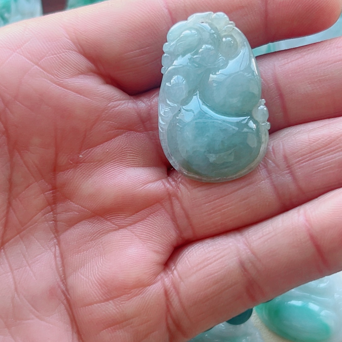 翡翠未镶嵌颈饰葫芦挂件
