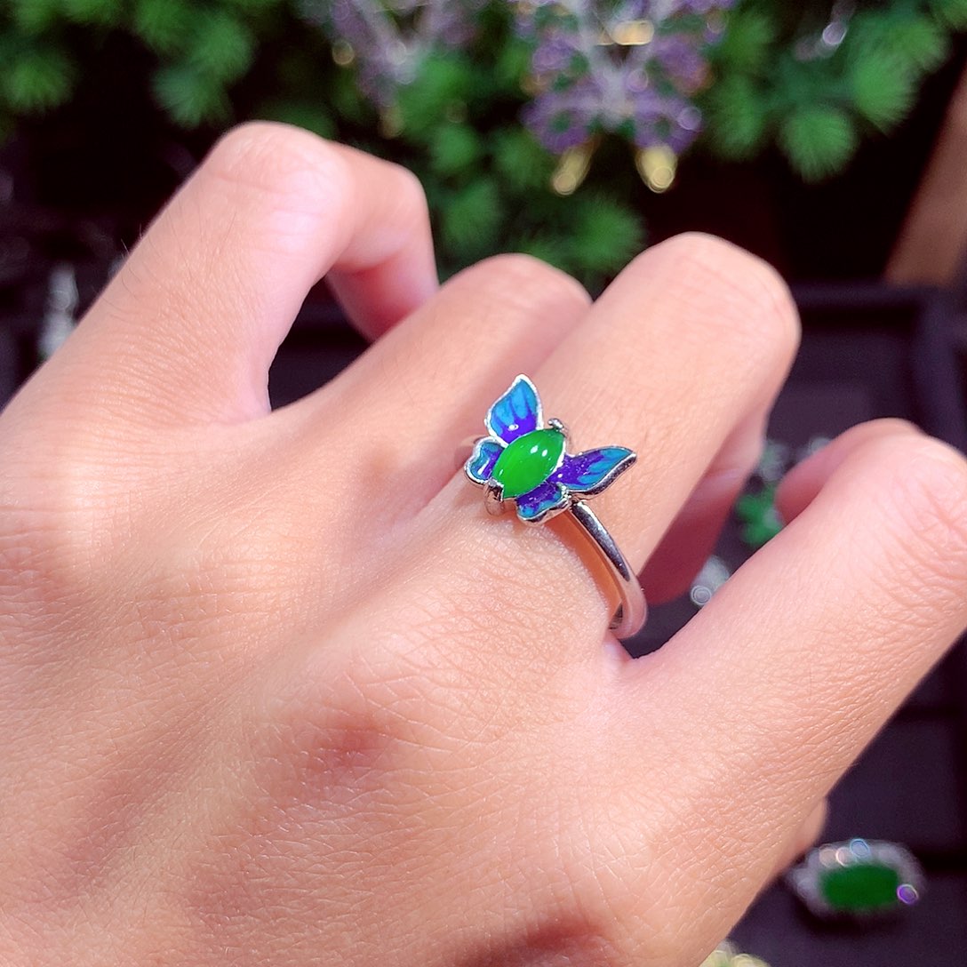 颈饰未镶嵌翡翠天然