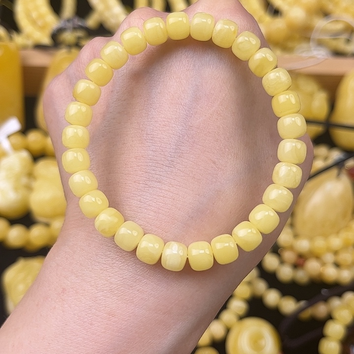 琥珀未镶嵌颈饰琥珀