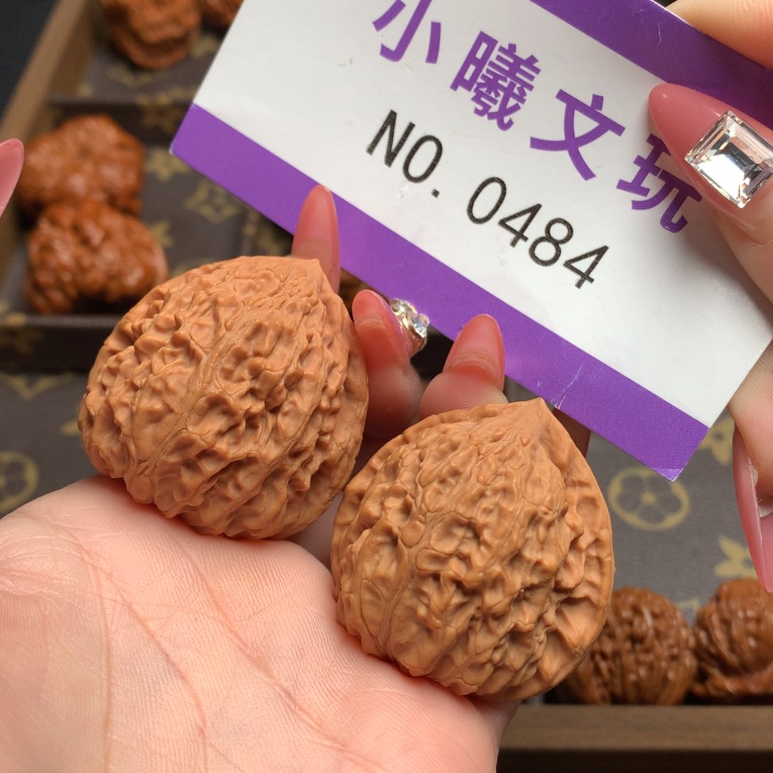 文玩核桃把件38金牛