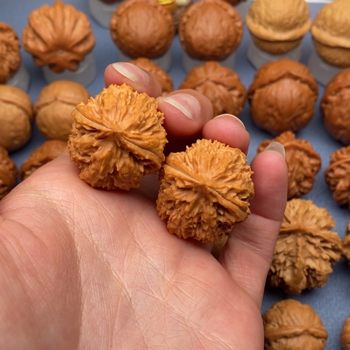 文玩核桃把件小狮子头