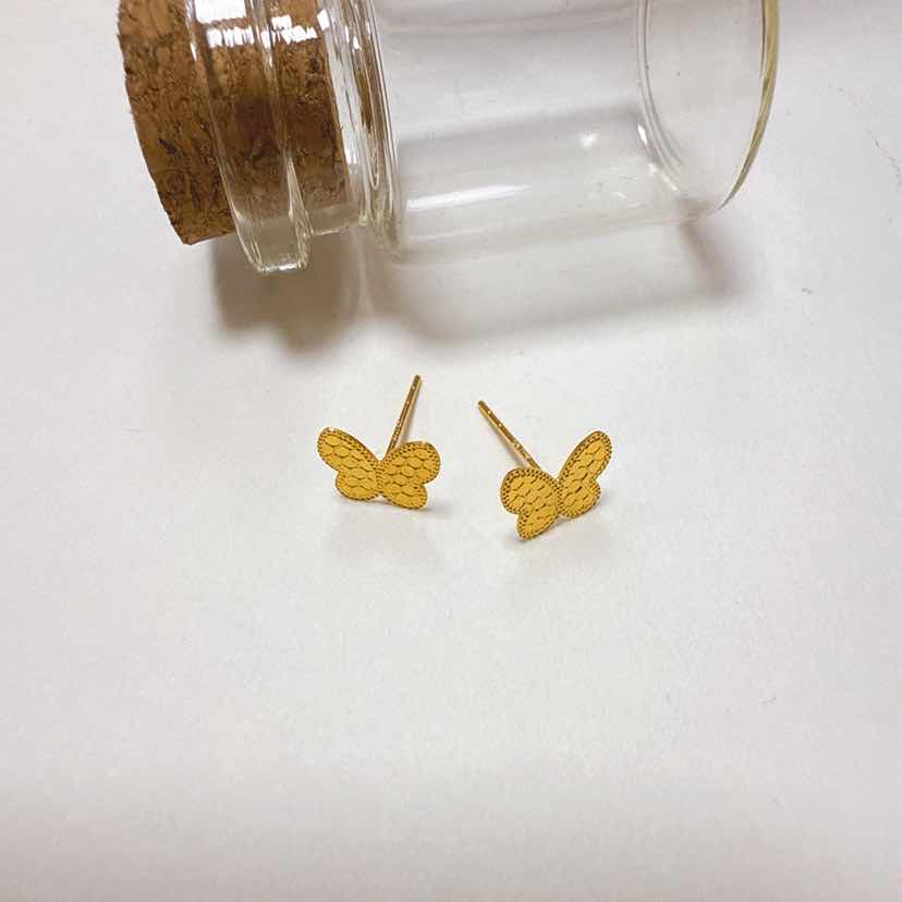 “多乐”18k蝴蝶耳钉