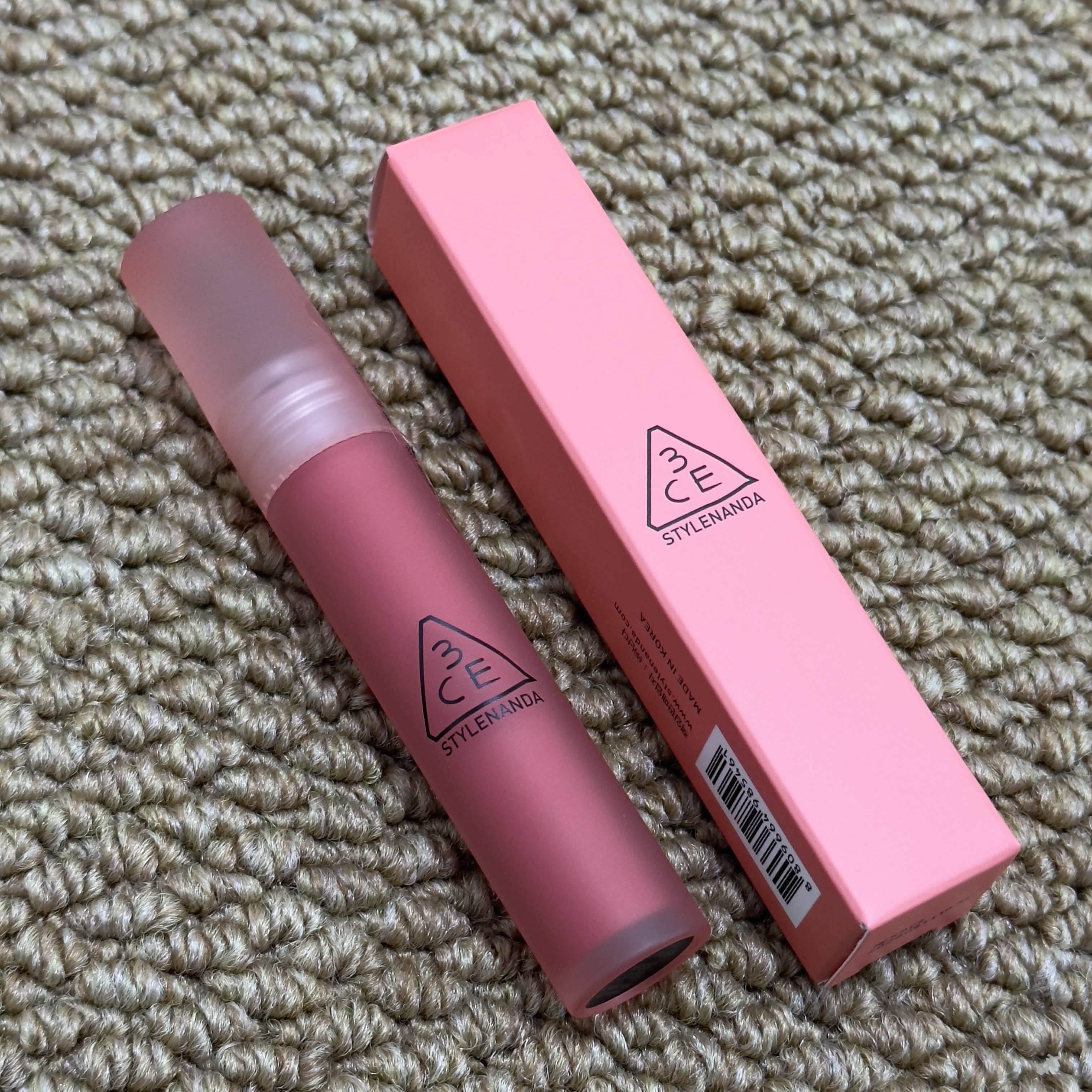 3ce草莓甜嫩妹色水雾唇釉口红显白掉色滋润