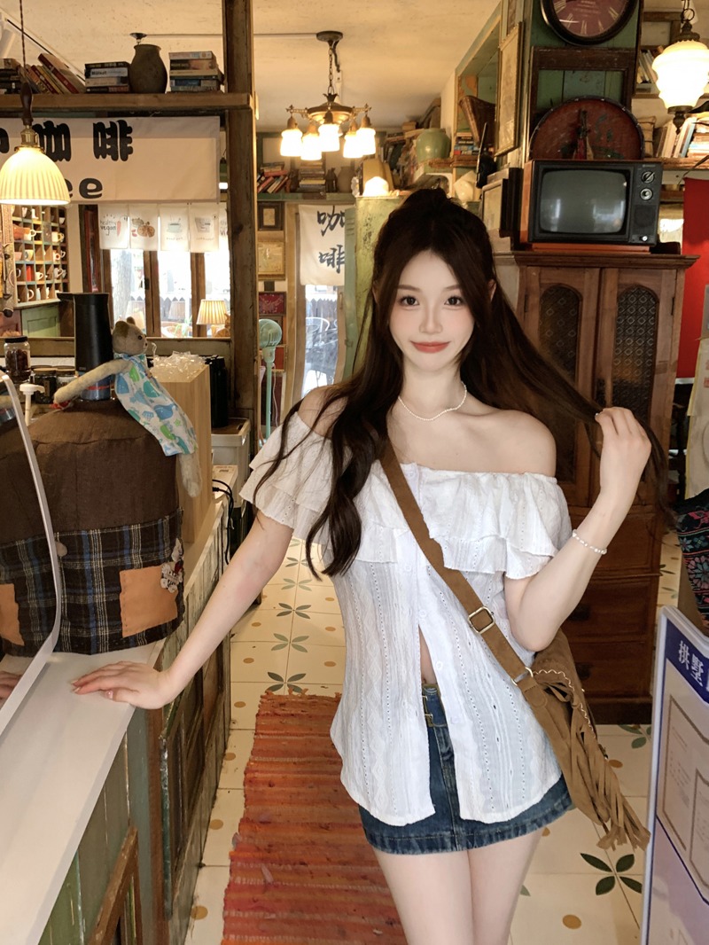 韩版微胖MM上衣显瘦气质夏季法式一字肩上衣露肩荷叶边白色蕾丝衫