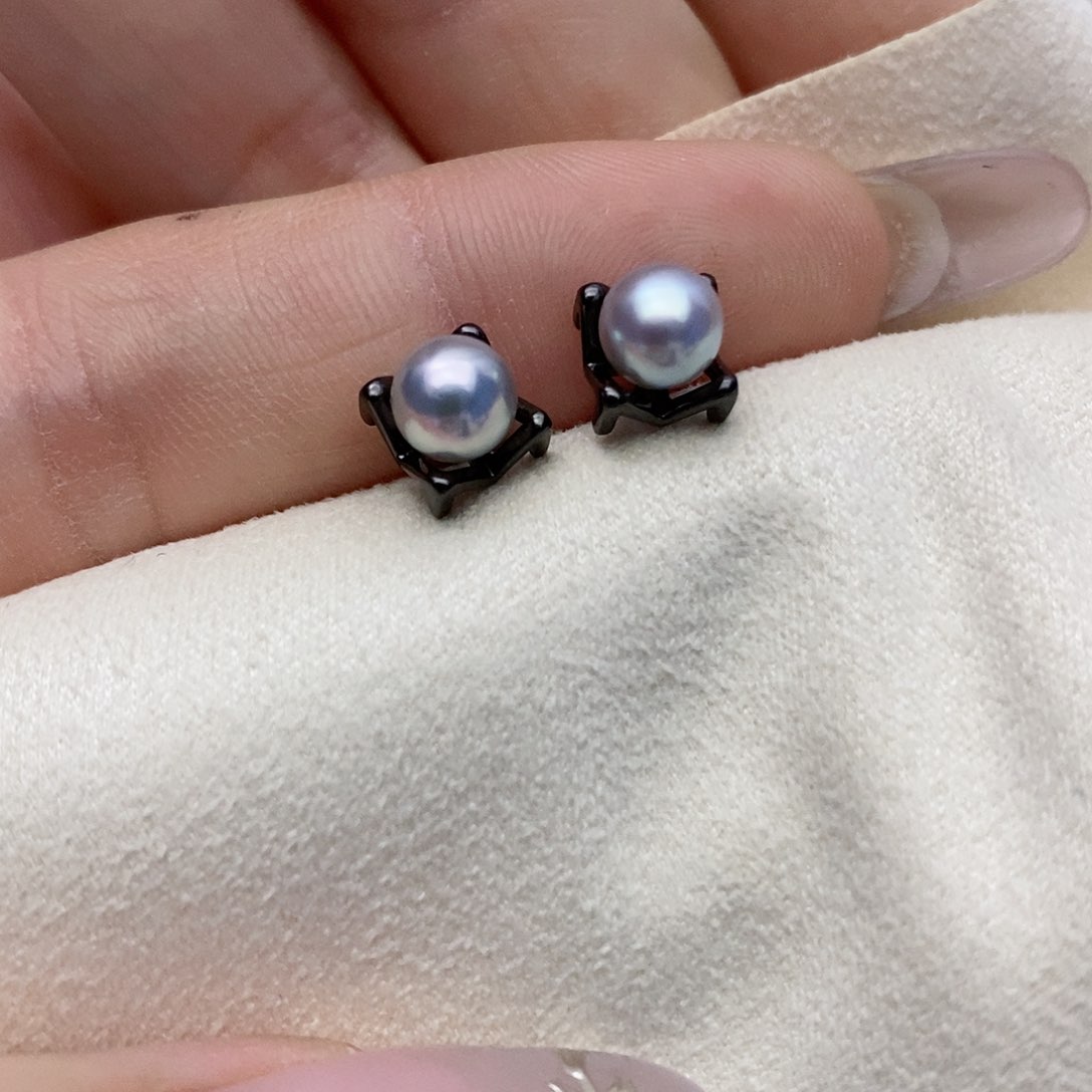 【闪购商品】银S925镶嵌海水珍珠耳饰