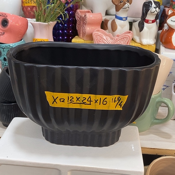 陶瓷花盆有孔 瑕疵介意勿拍 