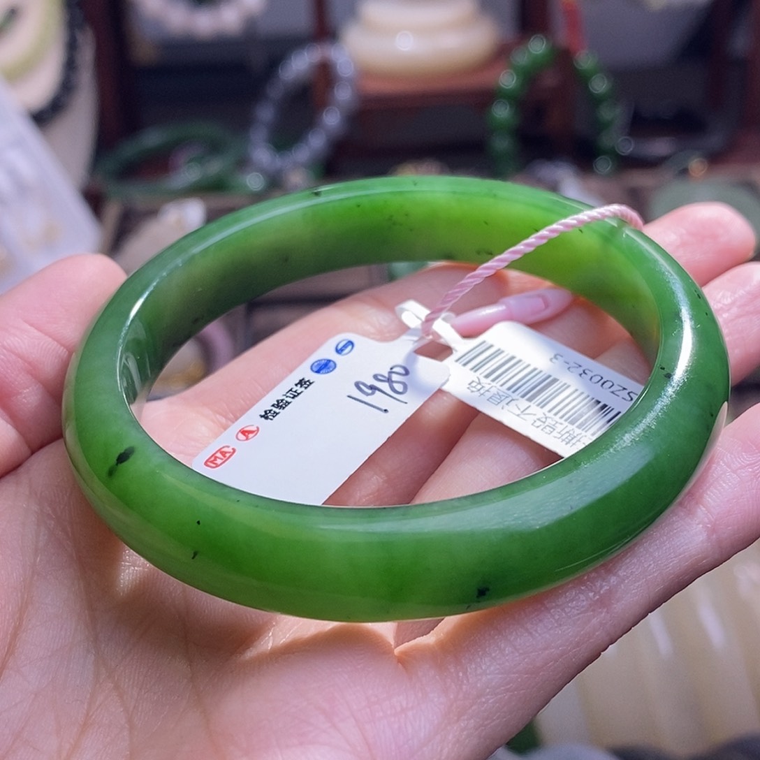 和田玉碧玉福利手镯56.7圈口未镶嵌