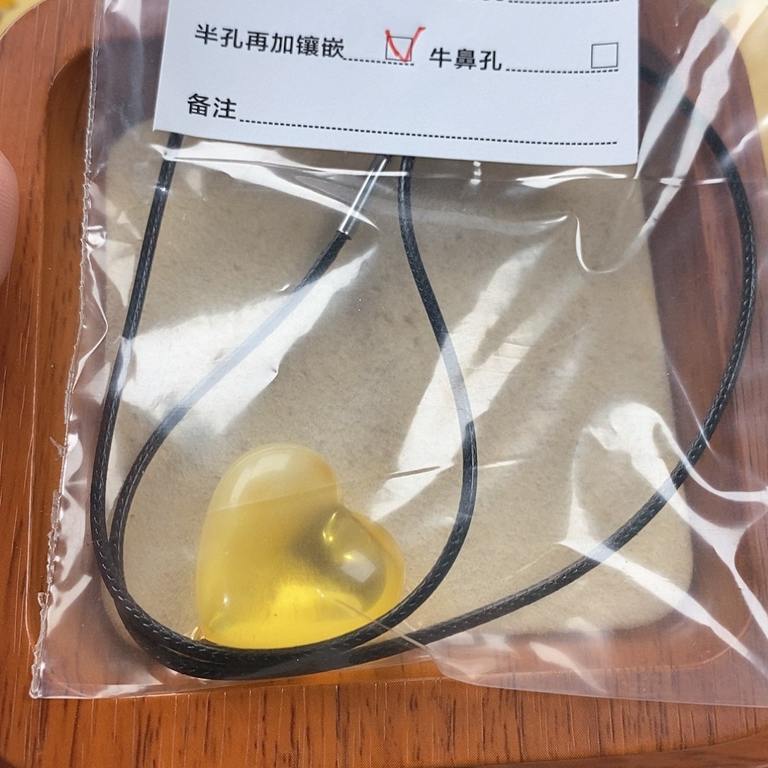 琥珀颈饰未镶嵌蟹*板裸石