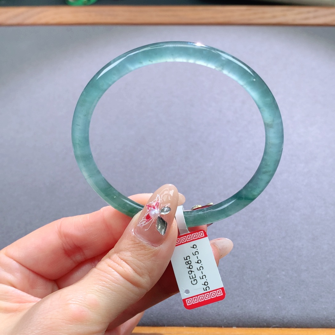 翡翠手镯未镶嵌天然翡翠手镯叮当镯