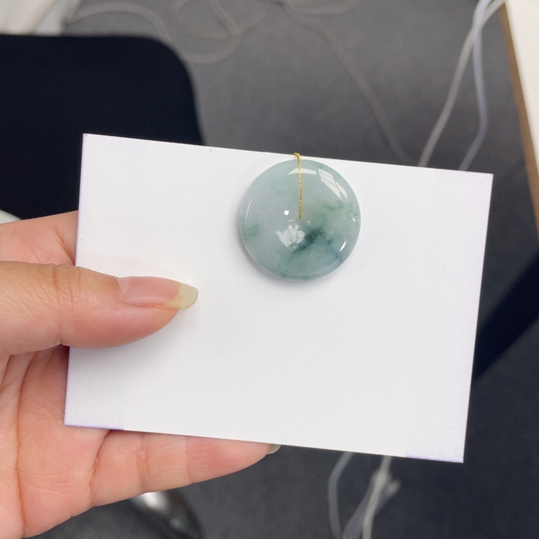 翡翠未镶嵌颈饰平安扣