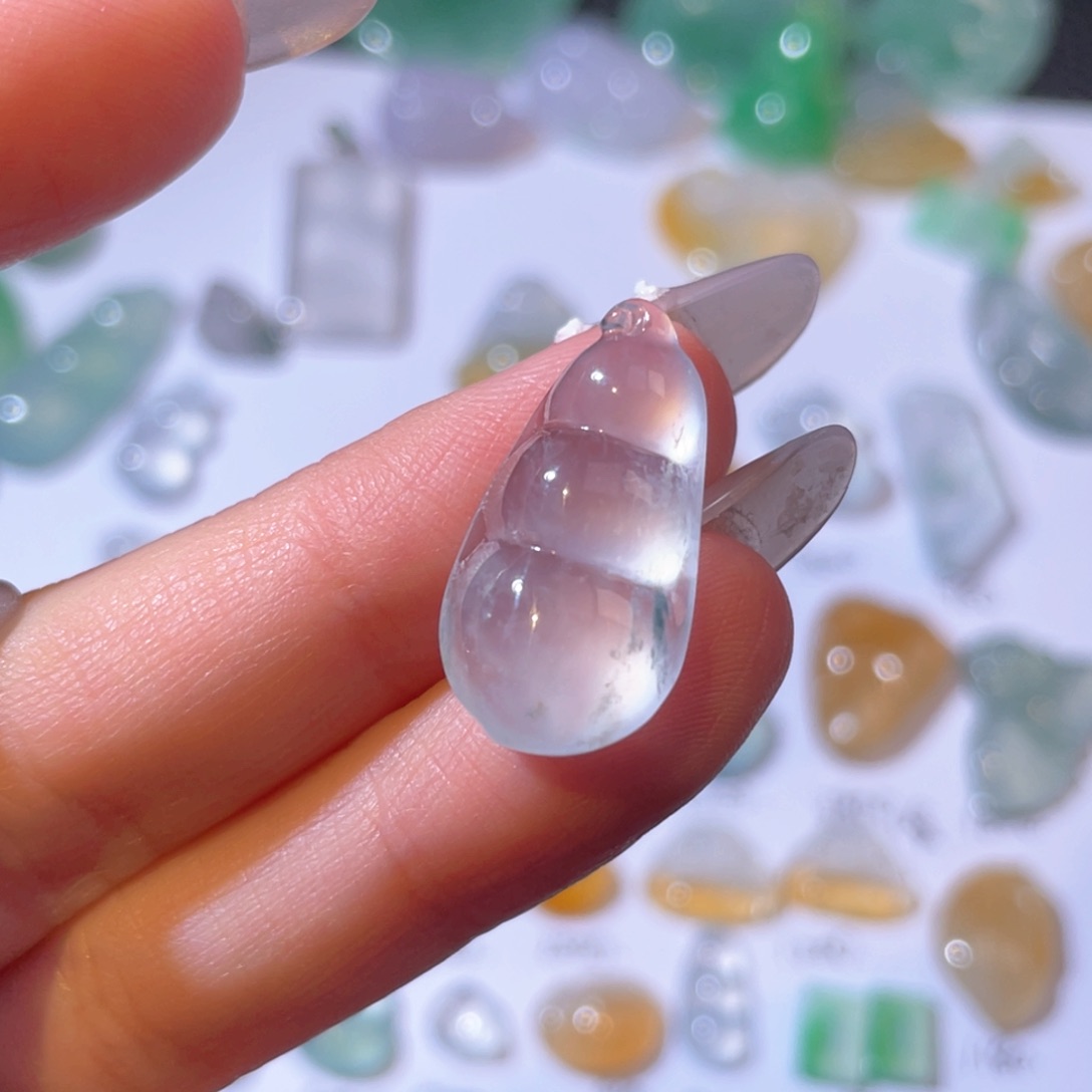 翡翠颈饰未镶嵌裸 裸石