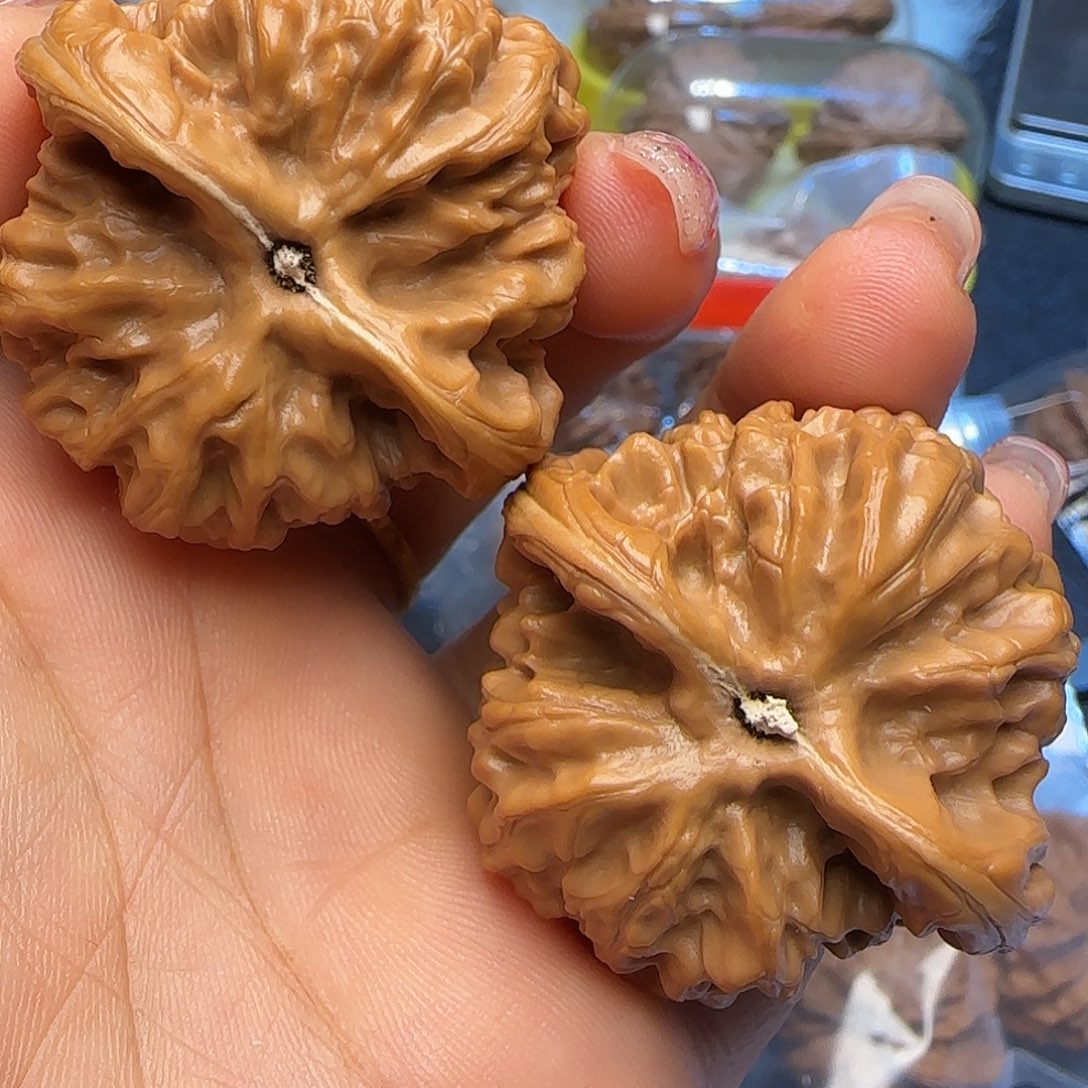 文玩核桃吊坠42承德天眼