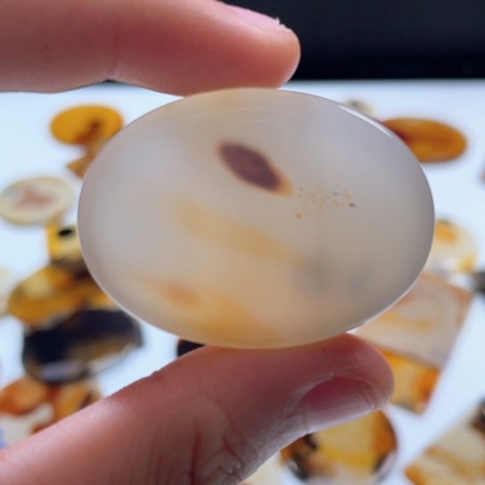 玛瑙/玉髓颈饰未镶嵌