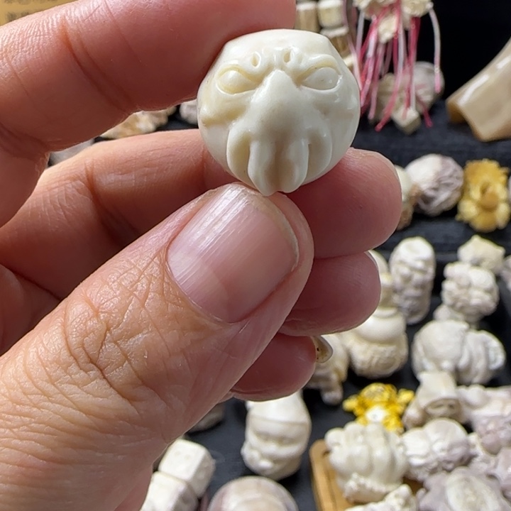 非金属配饰鹿角雕刻八爪鱼怪