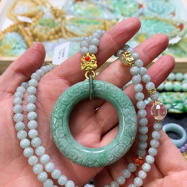 翡翠颈饰未镶嵌吊坠