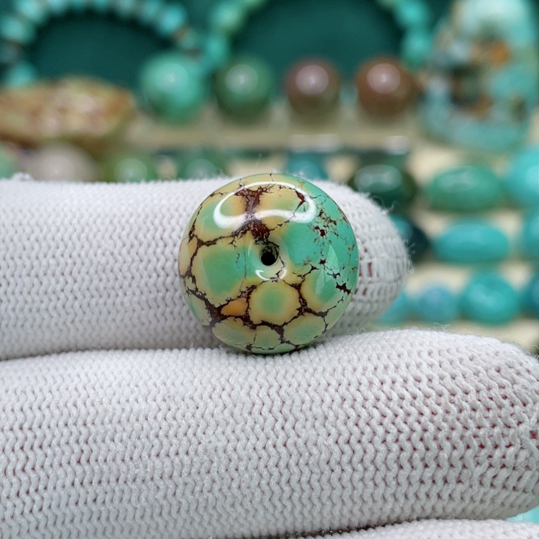 未镶嵌绿松石颈饰