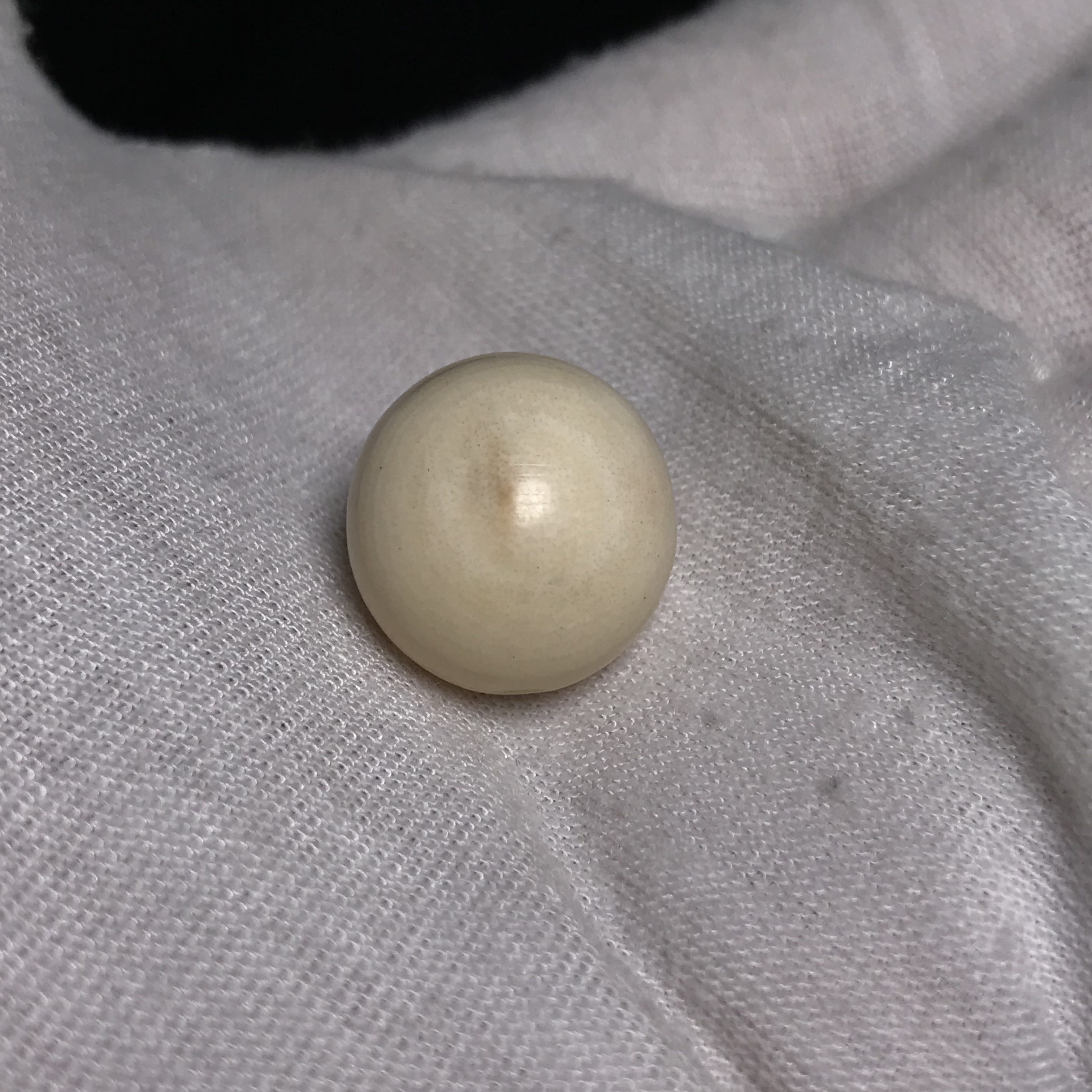 B121531 只做天然猛犸牙 带皮圆珠 约直径16mm