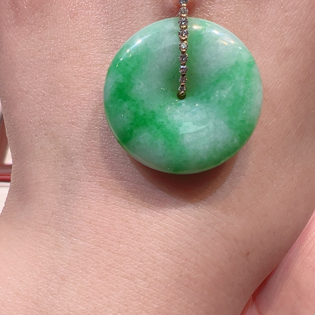 翡翠颈饰18K金镶嵌翡翠