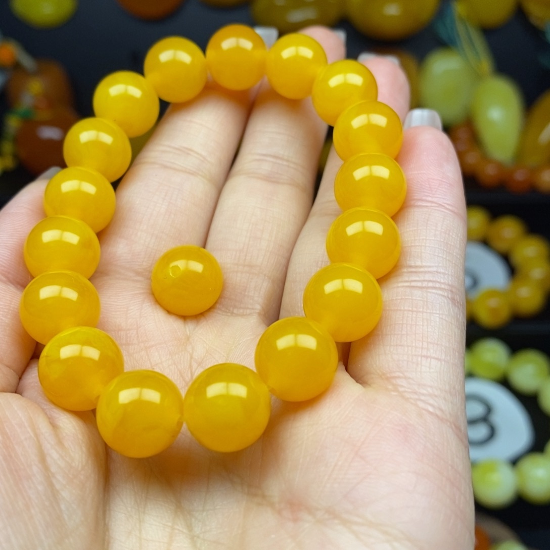 @****鸡油红12手串一条