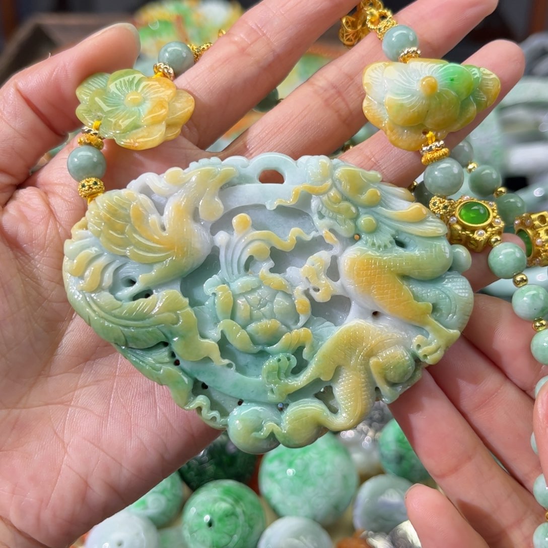 翡翠颈饰未镶嵌待编款