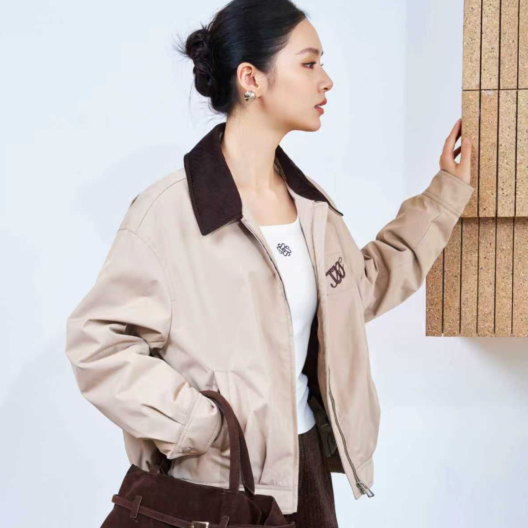  LIVELY.YAN【店铺同款】纯色女款学院风短款保暖