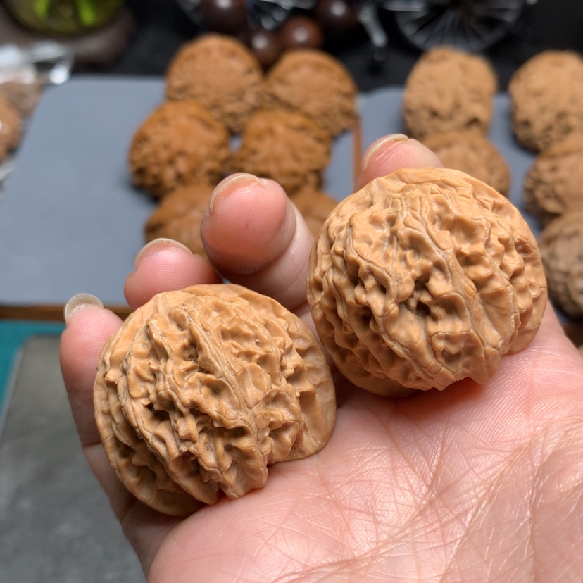 【闪购商品】核桃摆件尖****长35苹果园