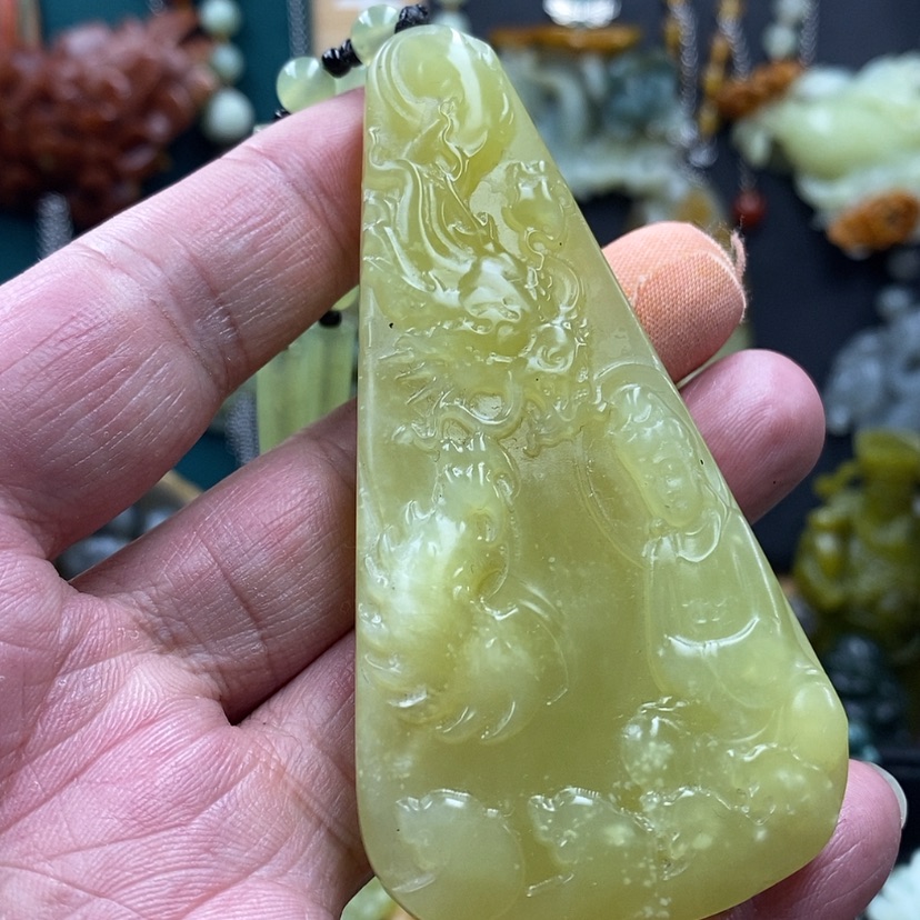 【闪购商品】蛇纹石玉吊坠未镶嵌