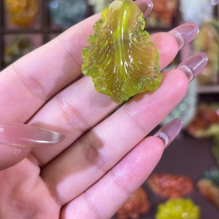 未镶嵌蛇纹石玉颈饰