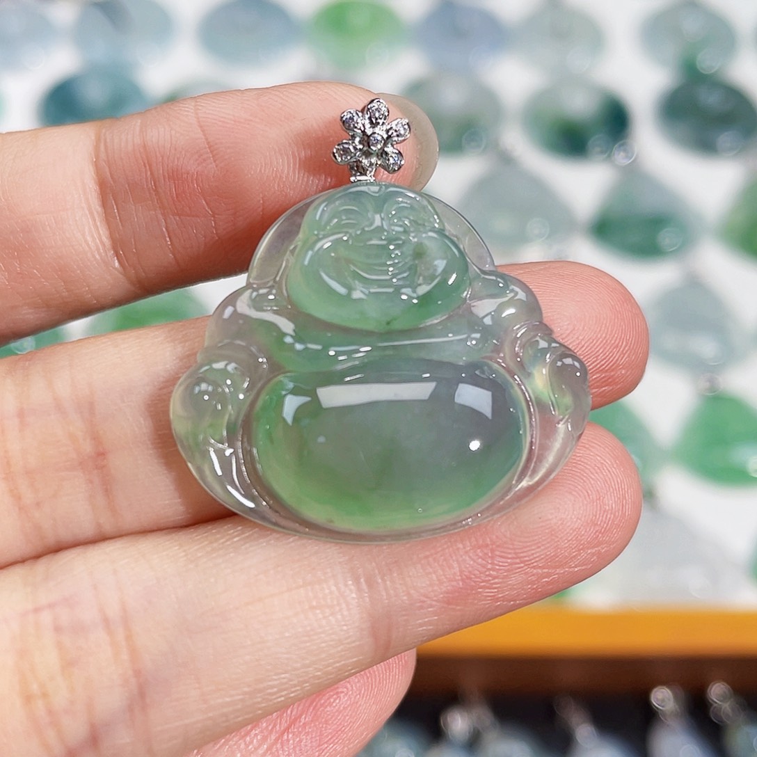 颈饰18K金镶嵌翡翠吊坠