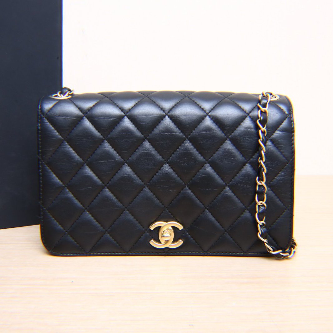 99新 Chanel/香奈儿 【小花Han】22S 风琴包黑色 26开 金扣包