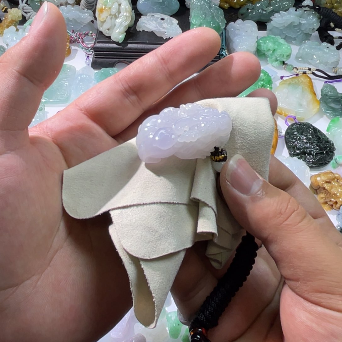 翡翠颈饰未镶嵌中***么天然