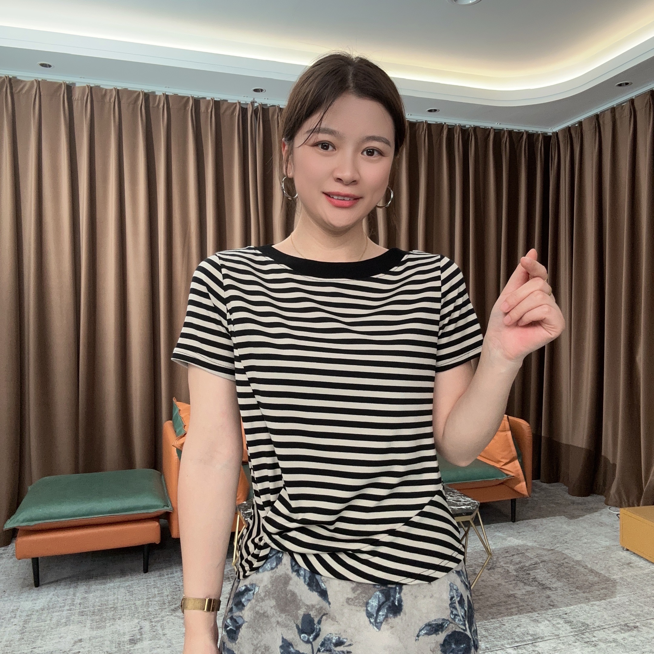 夏季新款气质休闲纯色短袖T恤显瘦减龄下摆打结洋气设计圆领上衣