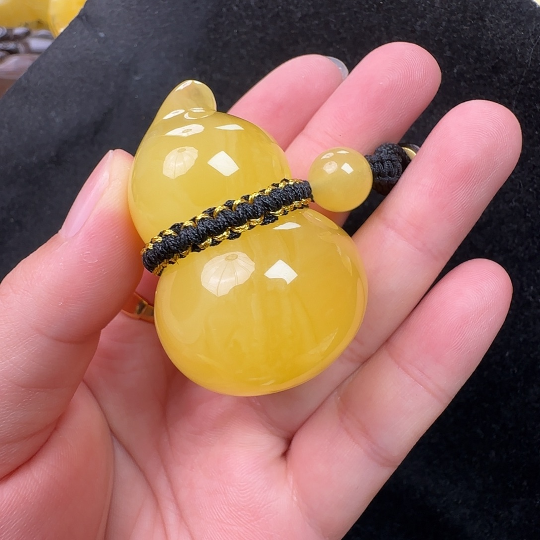 蜜蜡未镶嵌珠宝奇石