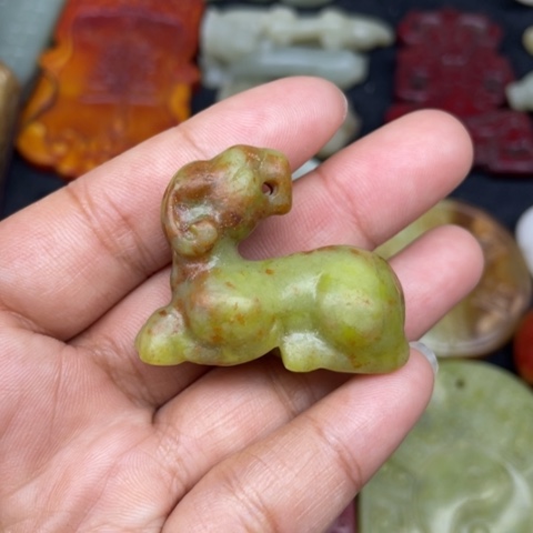 蛇纹石玉未镶嵌颈饰7