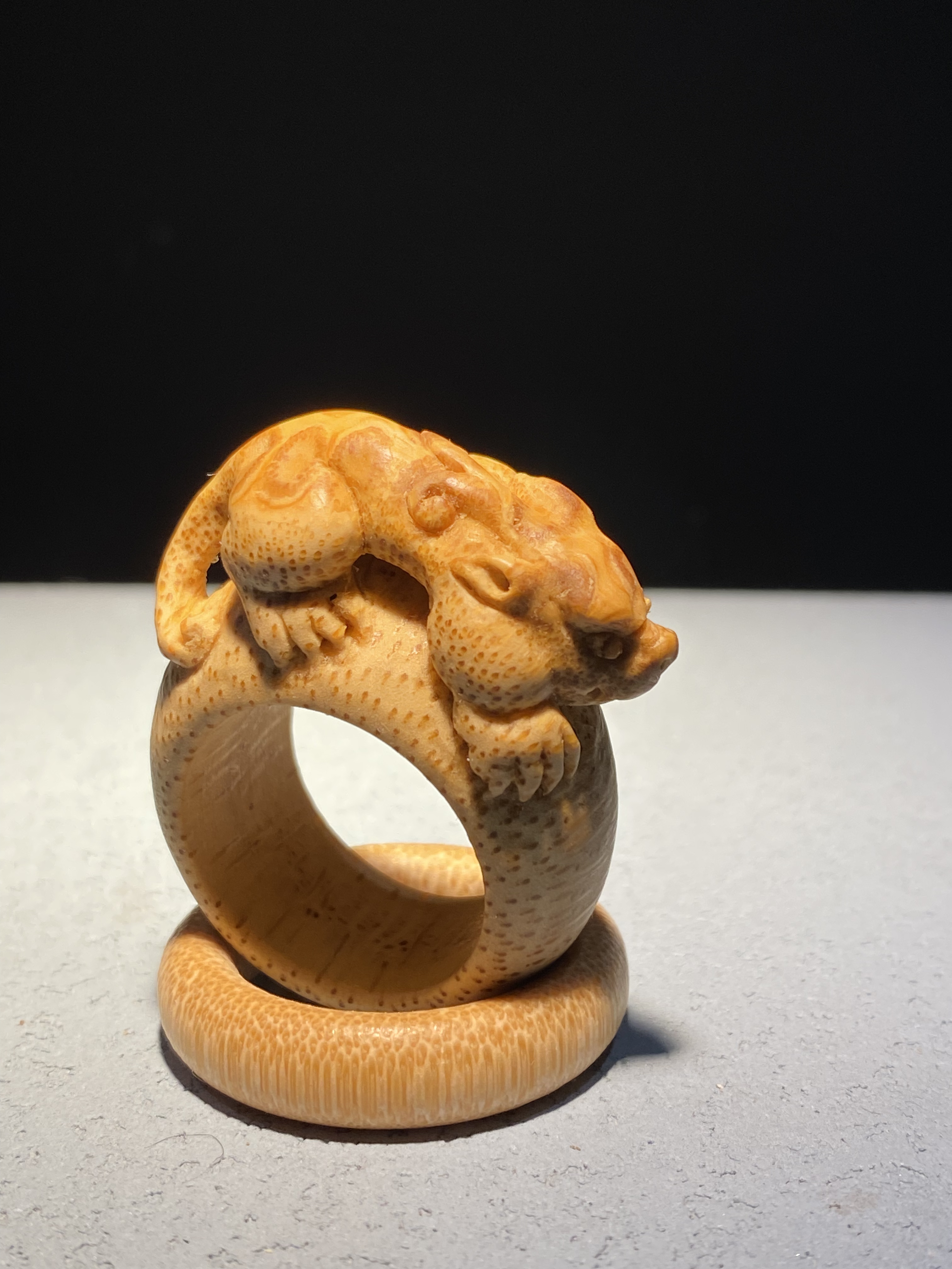 纯手工竹根雕文玩皮丘板指金蟾竹根雕实心竹文竹手把件