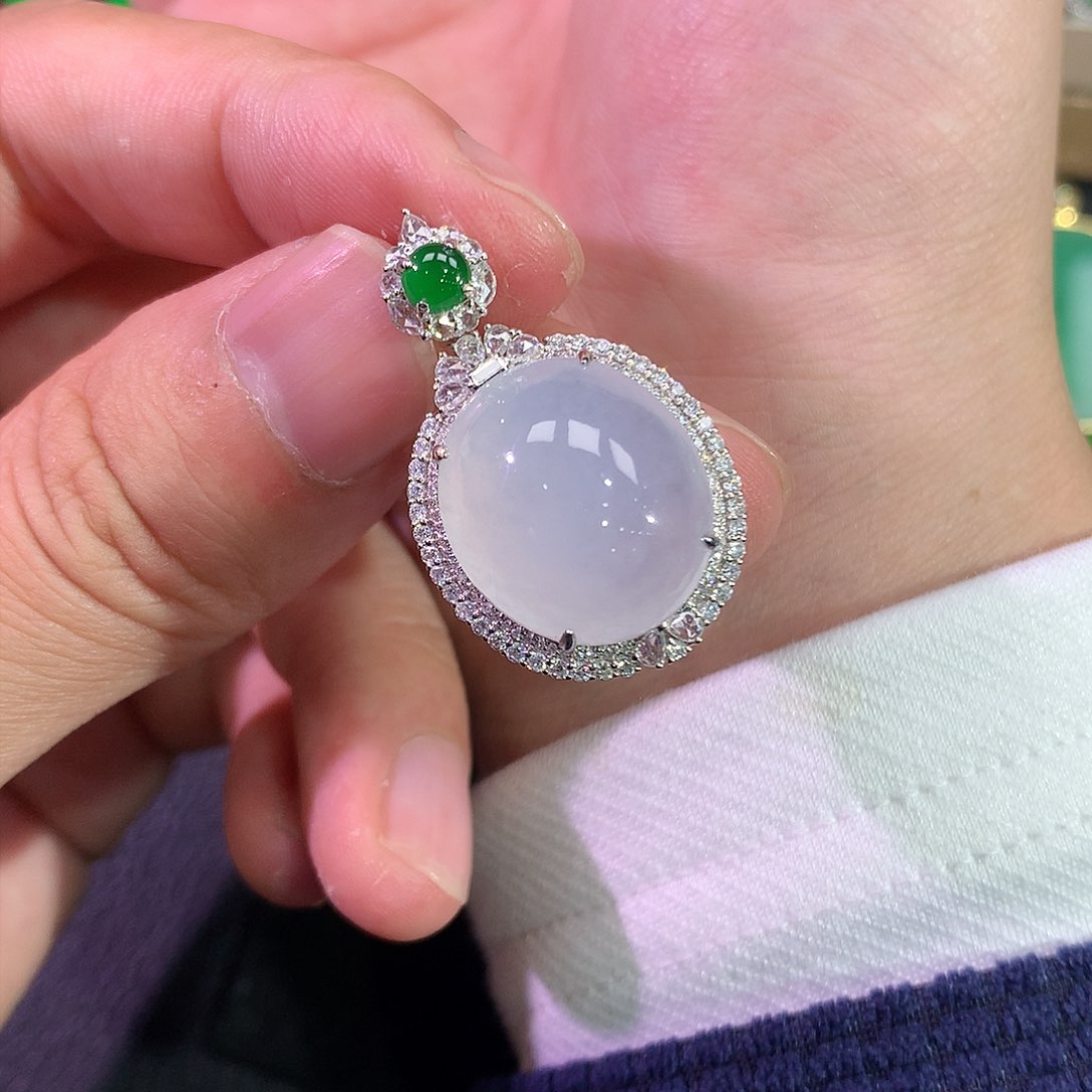 翡翠吊坠(赠链)18K金镶嵌