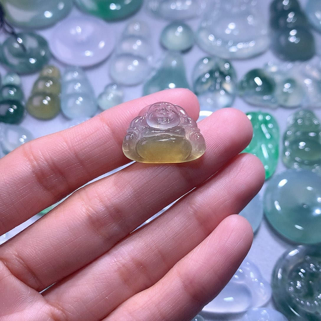 【闪购商品】翡翠颈饰未镶嵌佛