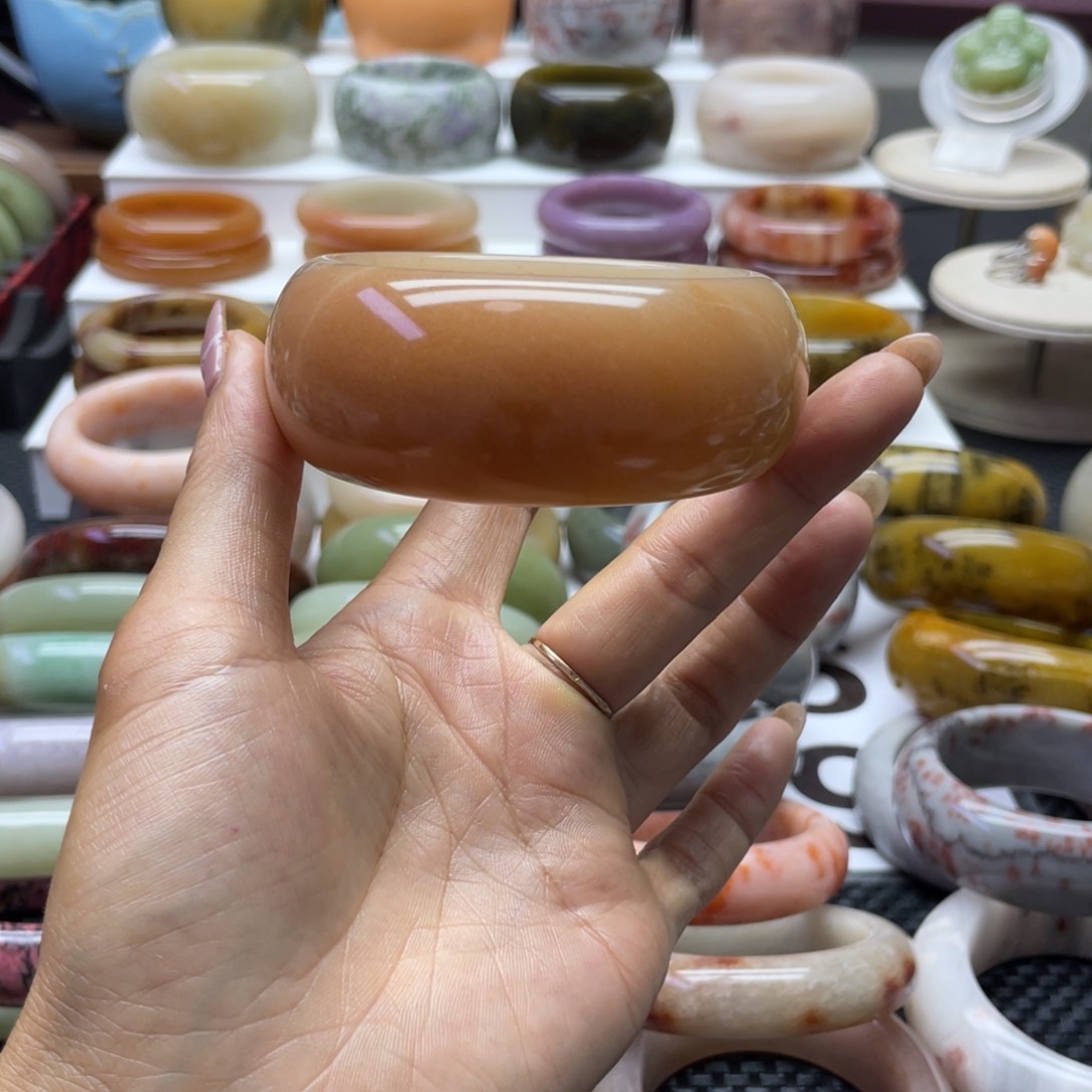 石英岩玉手镯未镶嵌小*