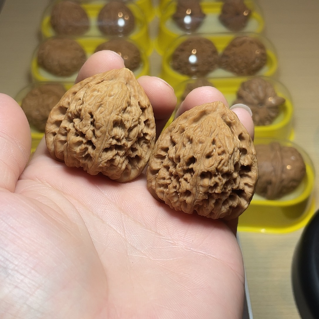 吊坠文玩核桃41尺三角南疆石