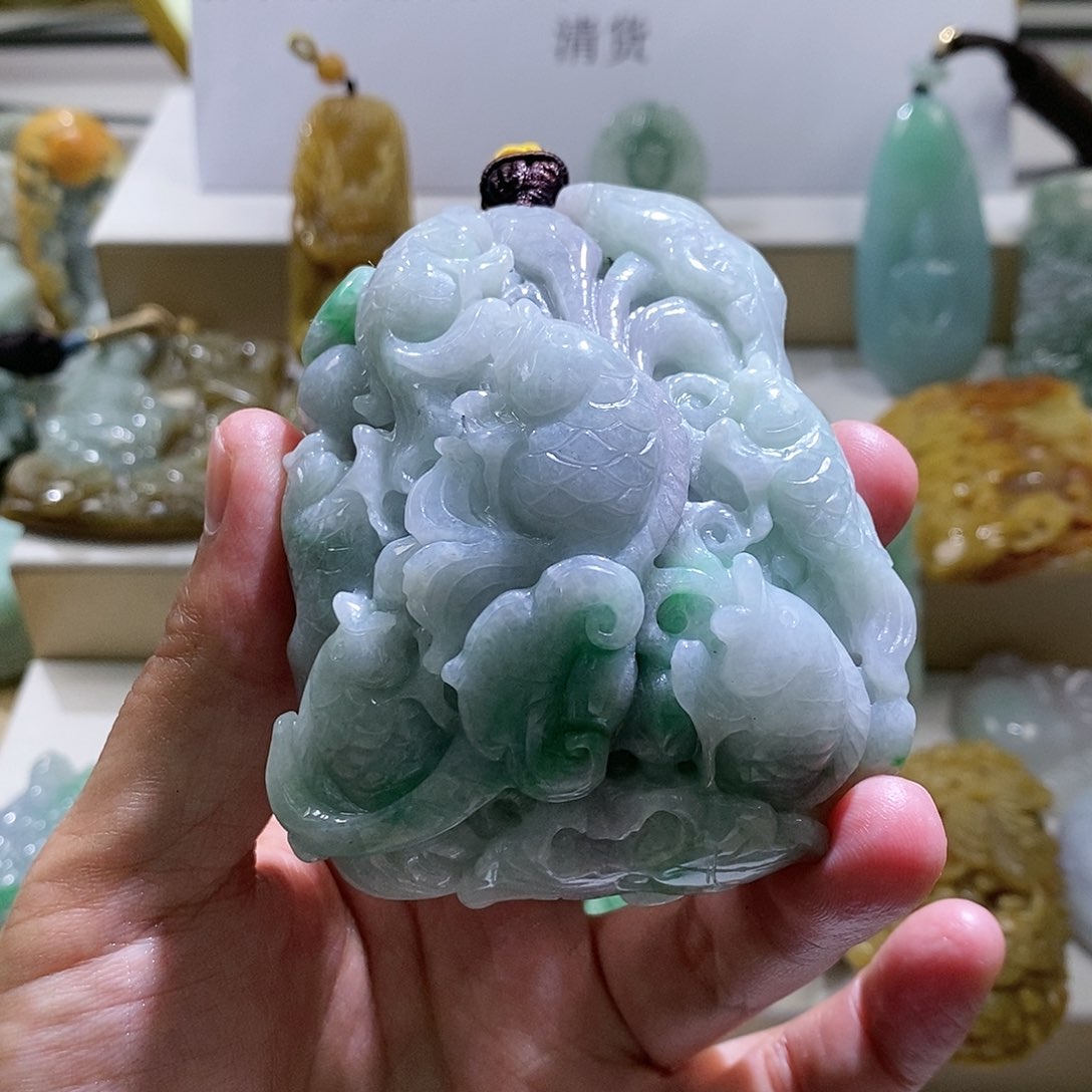 【闪购商品】翡翠颈饰未镶嵌鱼
