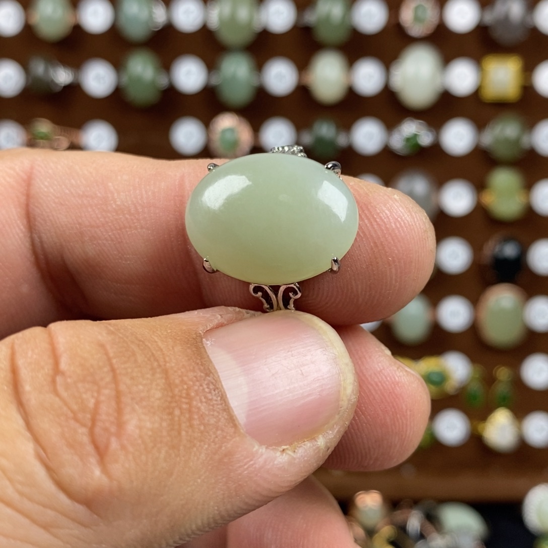 和田玉（青白玉）戒指合金