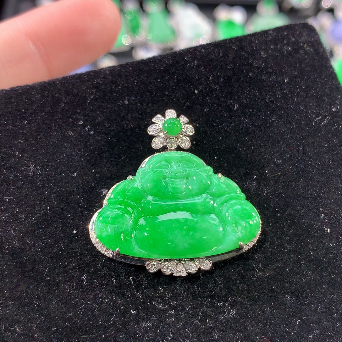 翡翠18K金镶嵌颈饰