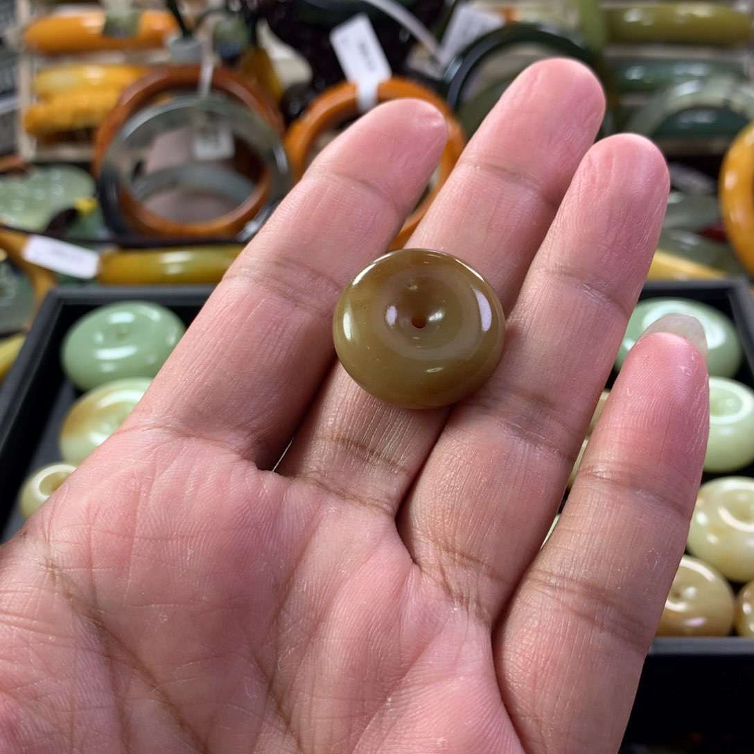 和田玉（糖玉）颈饰未镶嵌