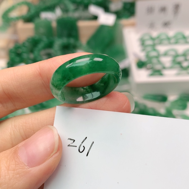 石英质玉颈饰未镶嵌渃*