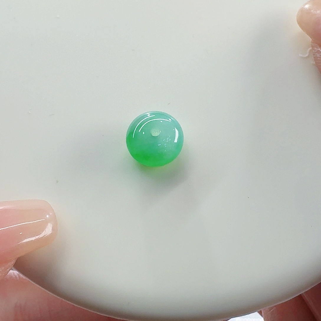 翡翠颈饰未镶嵌鼓珠9.6