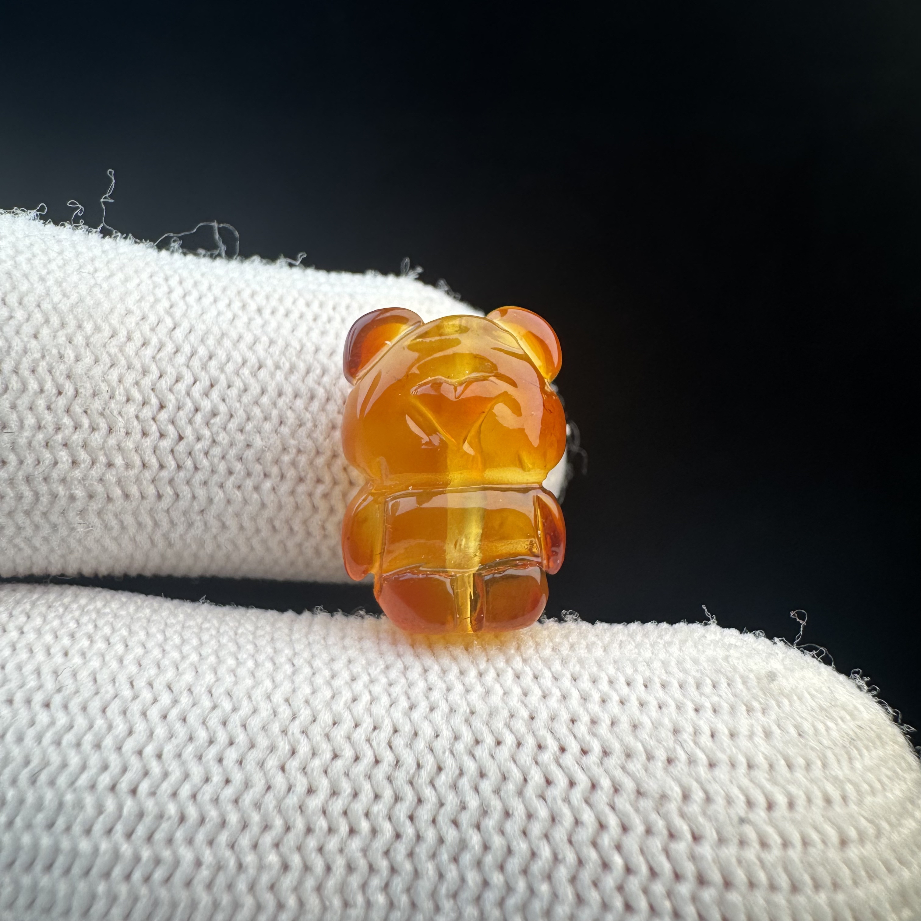 K9081天然原矿蜜蜡 雕刻小熊11.4*16*8.3mm支持复检假一罚十