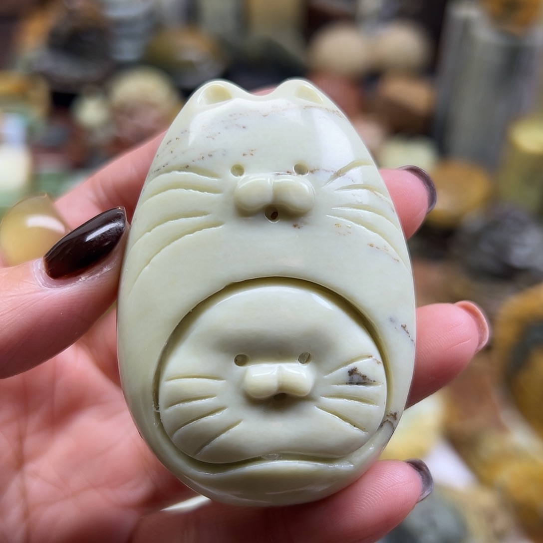 柴***儿岫玉未镶嵌颈饰辽阳料猫