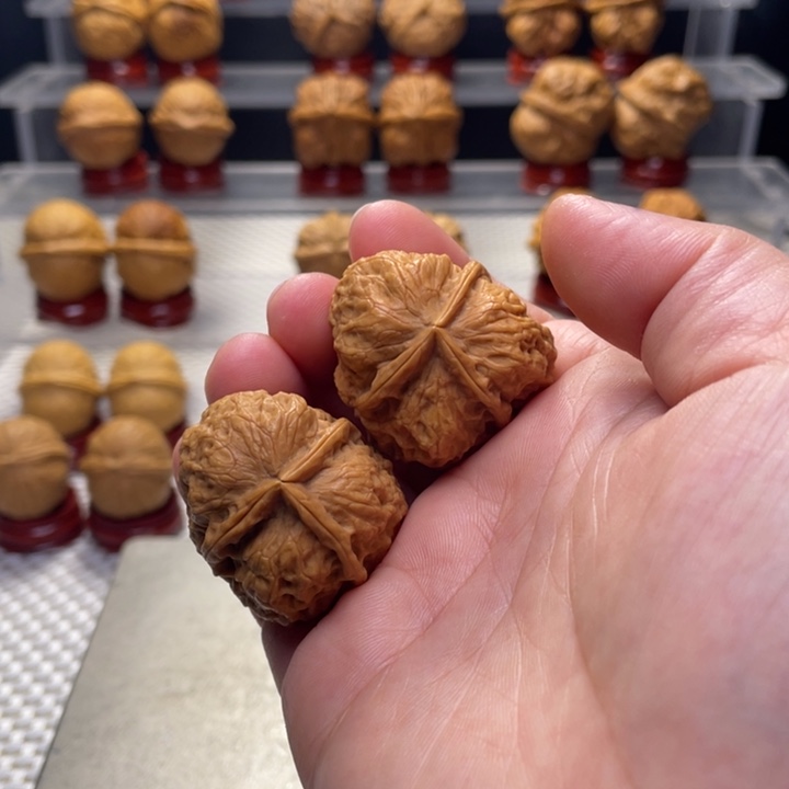 文玩核桃把件9花开富贵